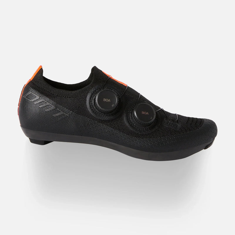 Load image into Gallery viewer, DMT Shoes KR0 Black road cycling shoe with carbon outsole and Boa dial closure.