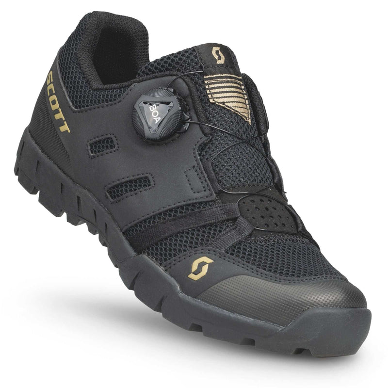 Chargez l'image dans la visionneuse de la galerie, SCOTT Shoes Crus-r Boa Eco in Black and Gold, featuring BOA fit system, designed for durability and comfort.