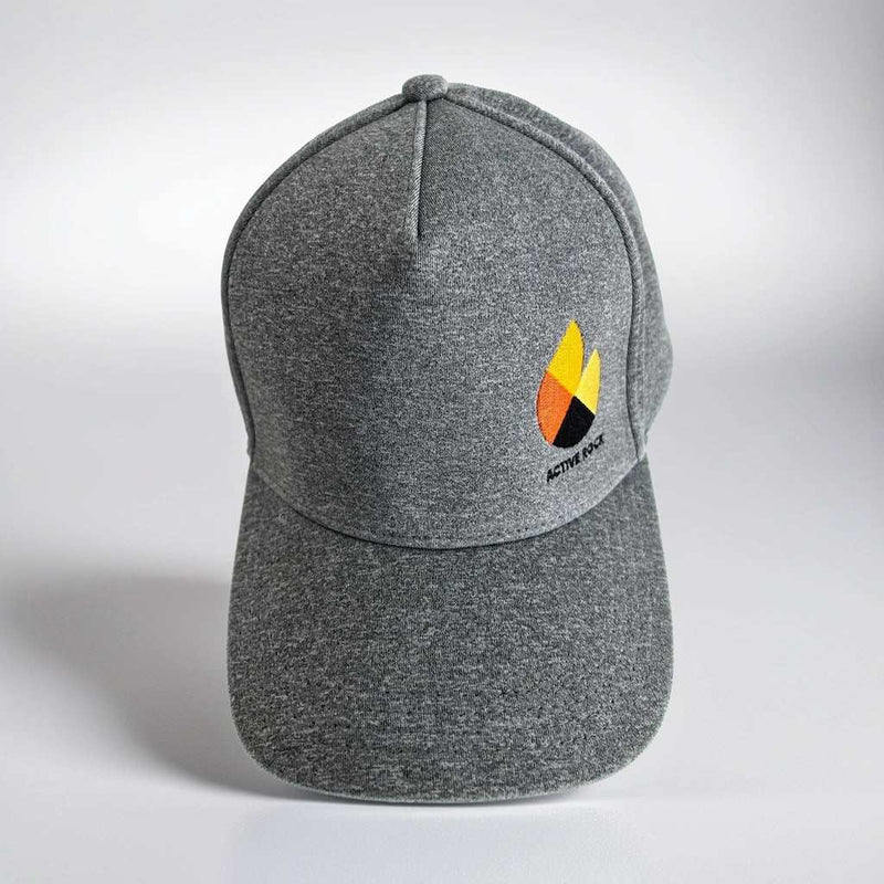 Chargez l'image dans la visionneuse de la galerie, Active Rock Cap Premium Grey with adjustable strap and logo on the front.