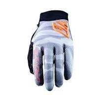 XR-Pro Gloves in camo grey with adjustable wrist and flexible 3D logo.